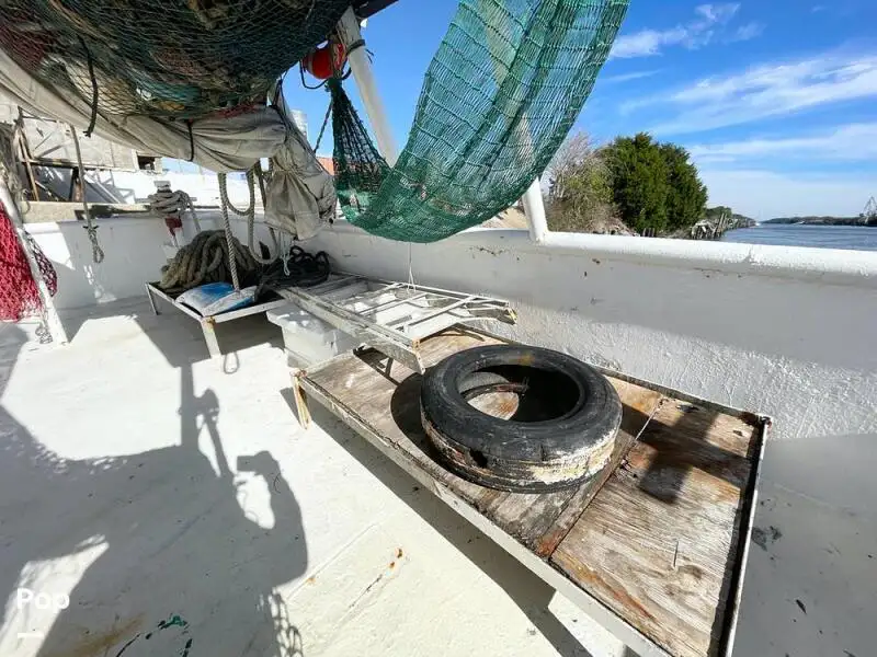 Navio de pesca de arrasto à venda