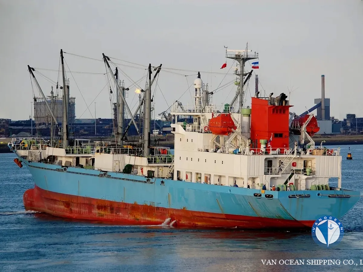 Navio frigorífico à venda