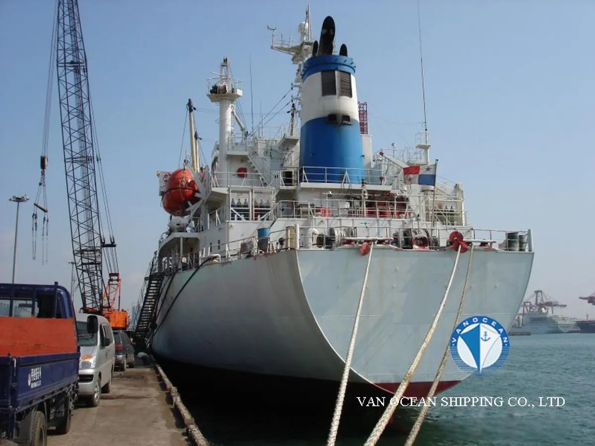 Navio frigorífico à venda