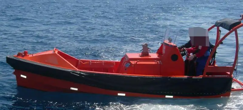 Navio de resgate à venda