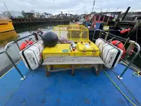 Barco de tripulação à venda