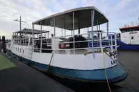 Barcaça à venda