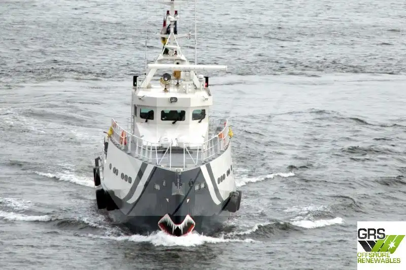 Barco de tripulação à venda
