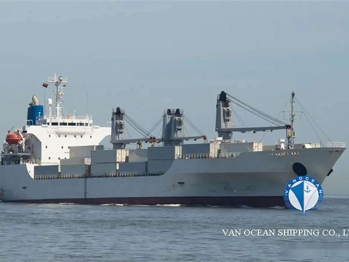 Navio frigorífico à venda