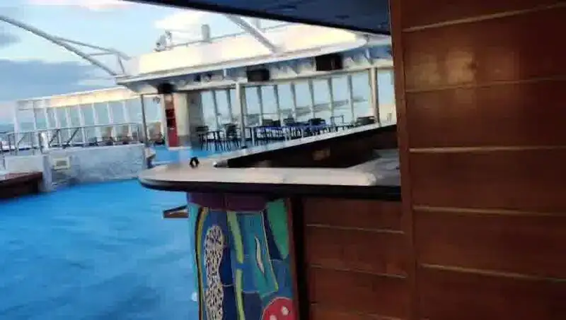 Navio de cruzeiro à venda