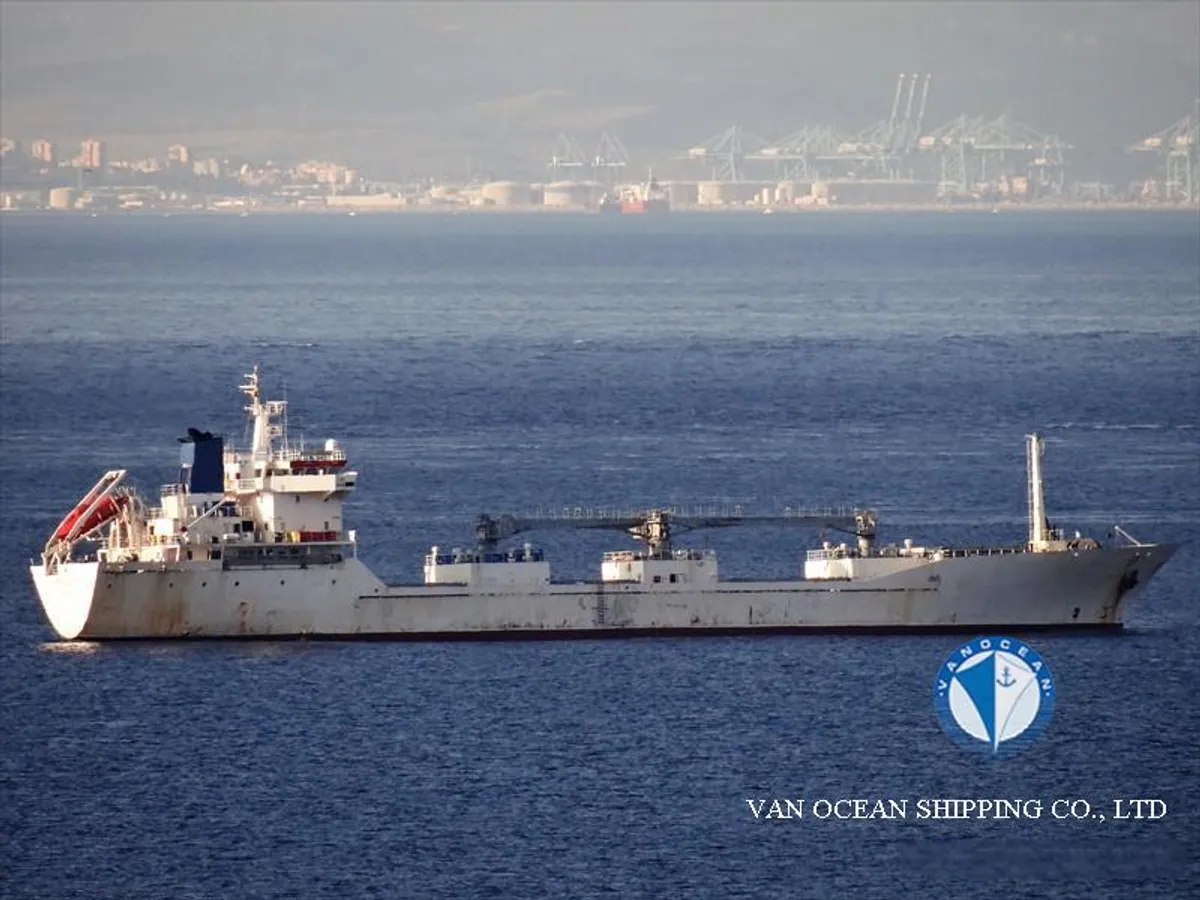 Navio frigorífico à venda