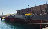Barcaça à venda