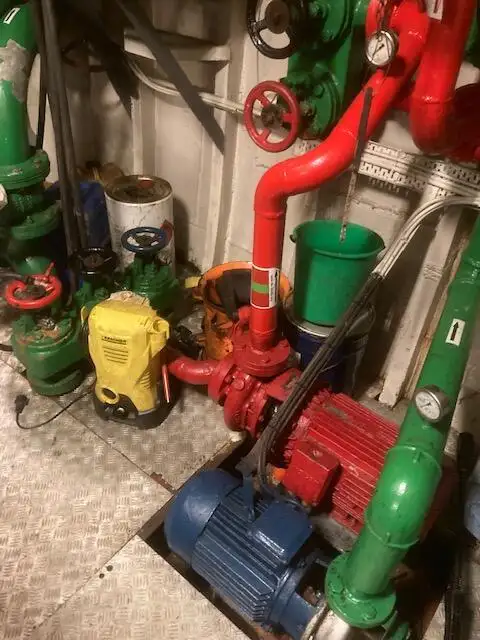 Rebocador à venda