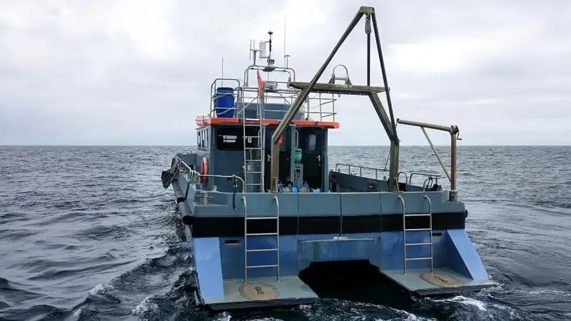 Navio porta-contêineres à venda