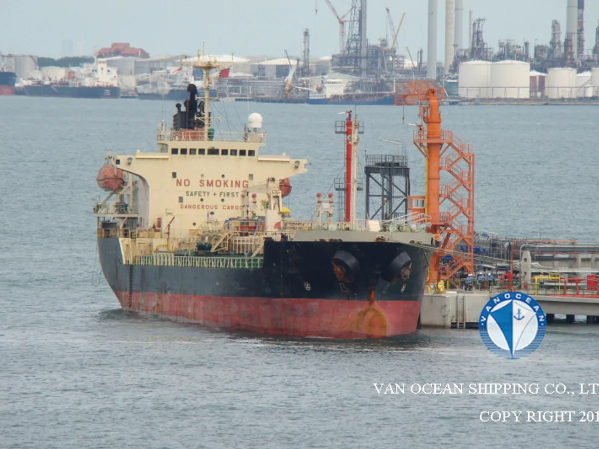 Navio-tanque de óleo/produtos químicos à venda