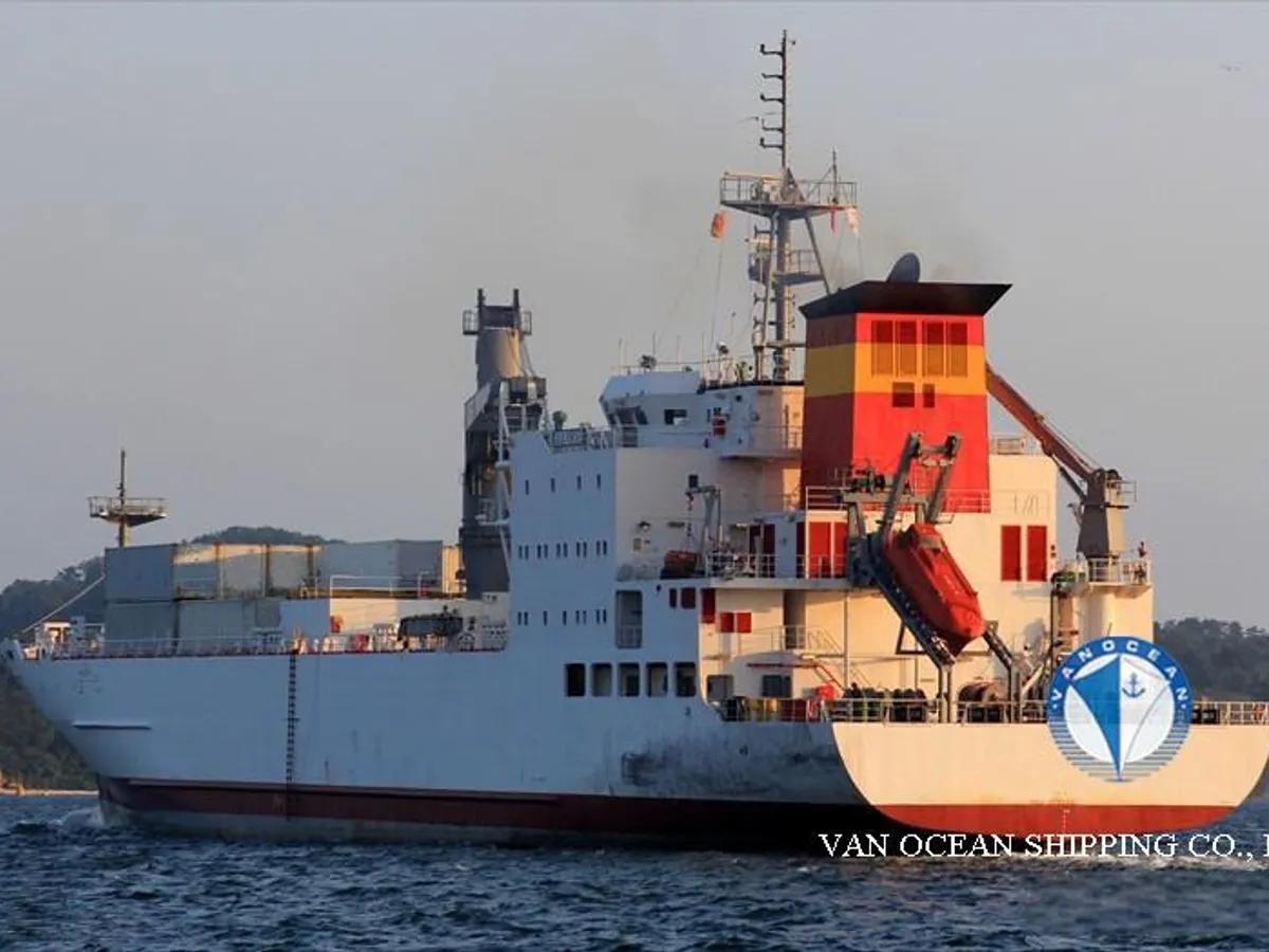 Navio frigorífico à venda