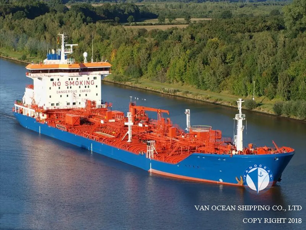 Navio-tanque de óleo/produtos químicos à venda