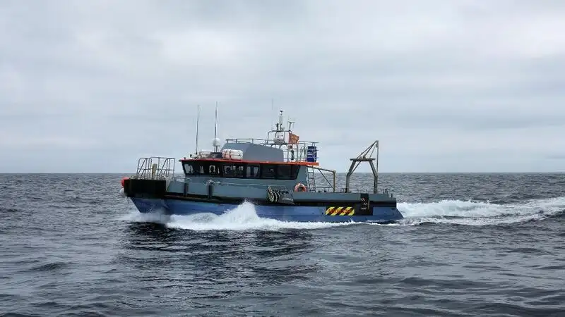 Navio porta-contêineres à venda