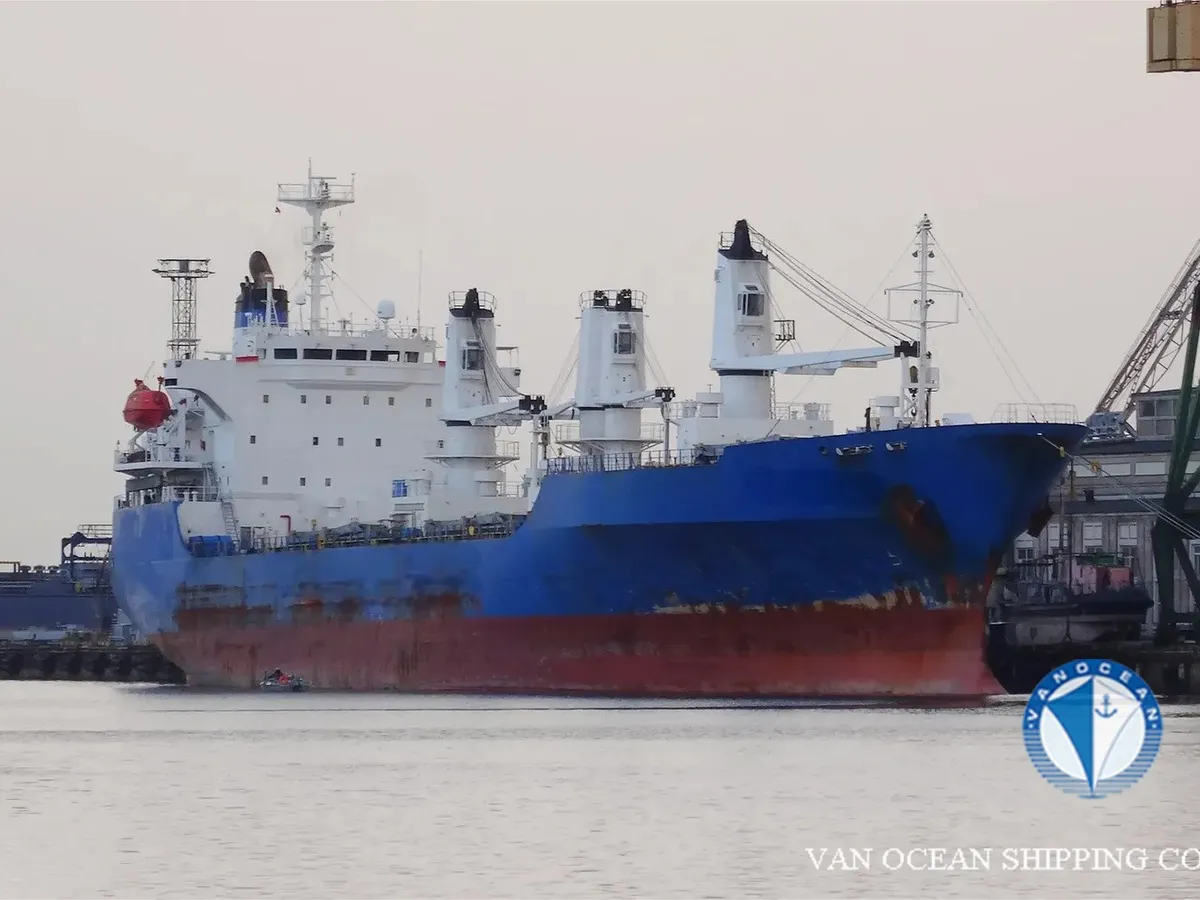 Navio frigorífico à venda