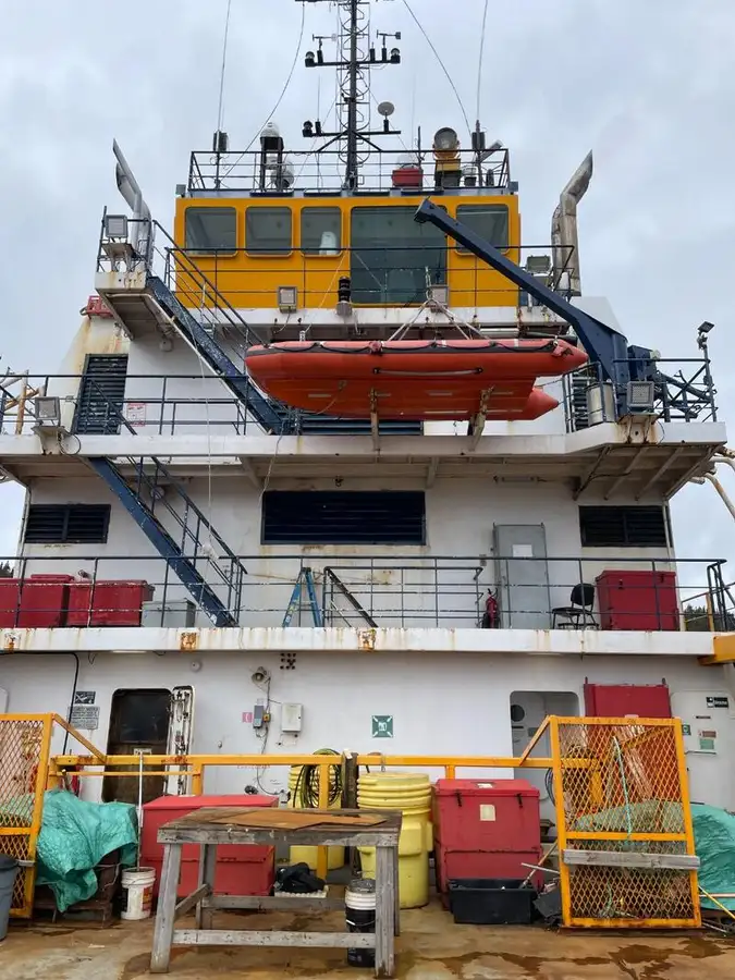 Navio de abastecimento à venda