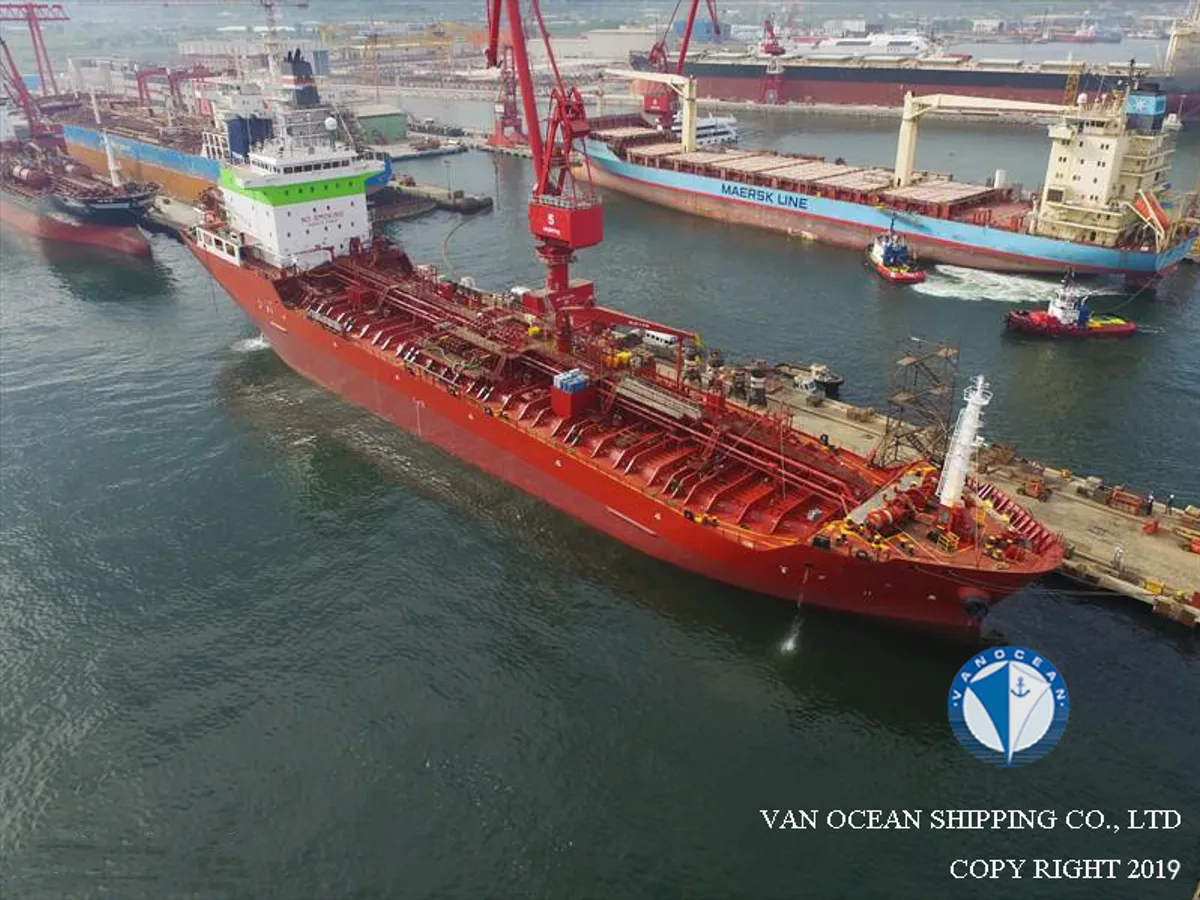 Navio-tanque de óleo/produtos químicos à venda