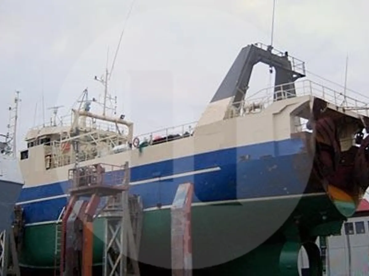 Navio de pesca de arrasto à venda