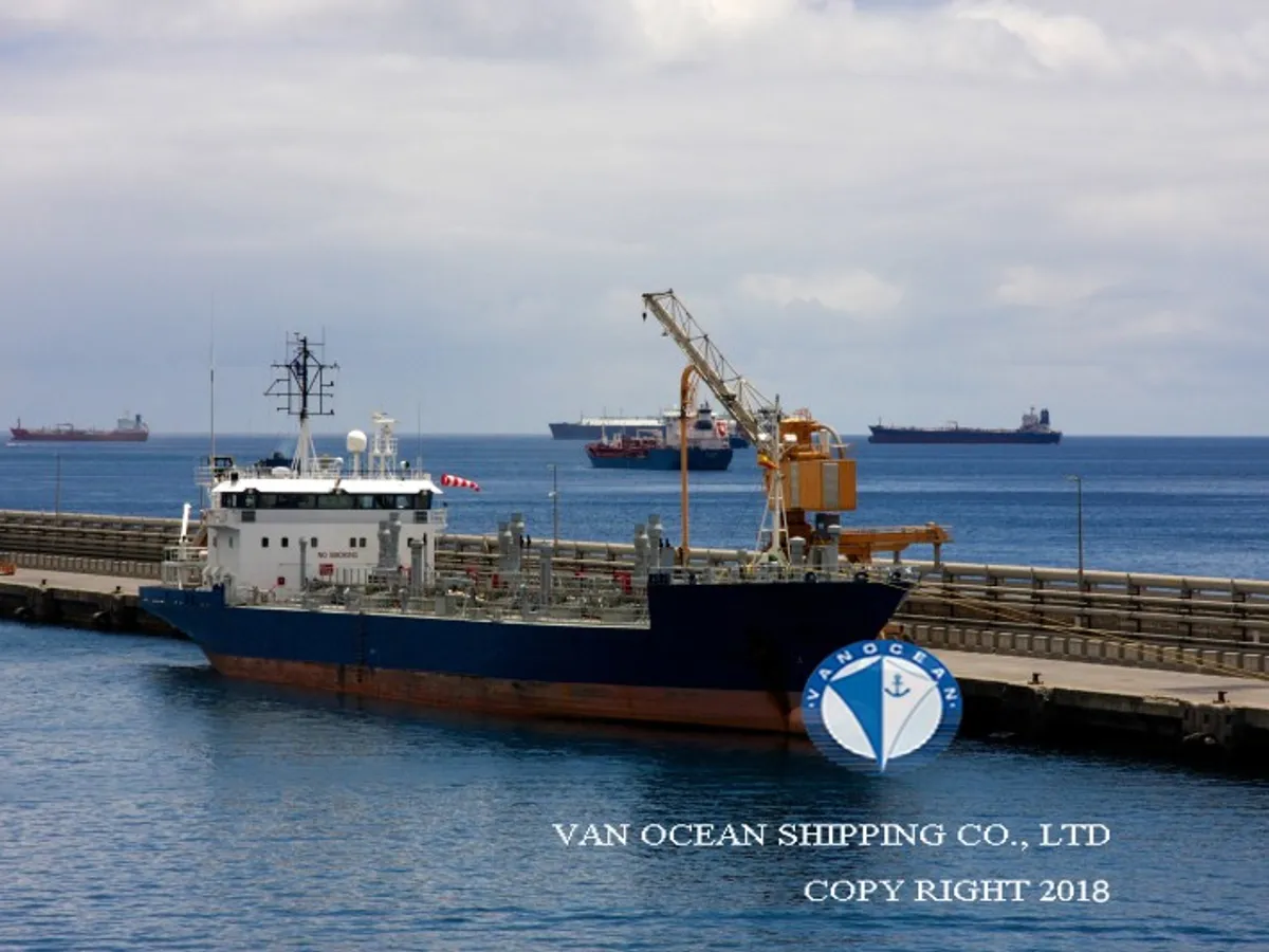 Navio-tanque de óleo/produtos químicos à venda