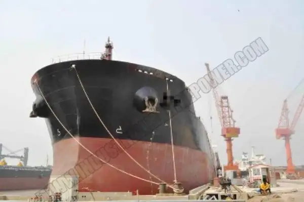 Navio-tanque de óleo/produtos químicos à venda