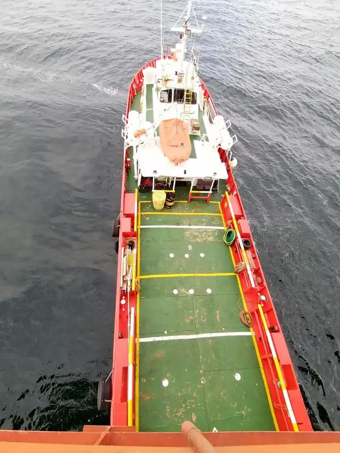 Barco de tripulação à venda