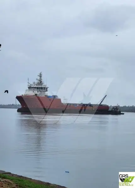Navio de abastecimento à venda