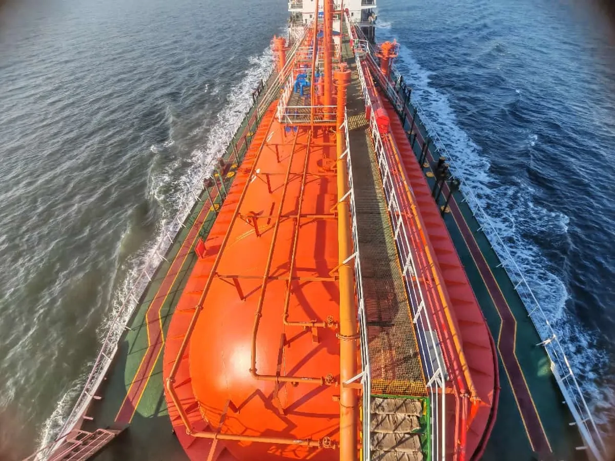 Navio-tanque de GNL à venda