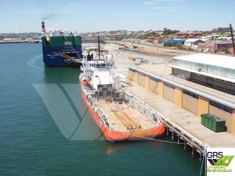Navio de abastecimento à venda