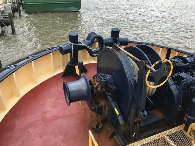 Rebocador à venda