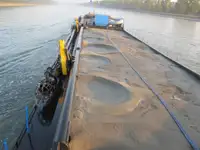 Barcaça à venda
