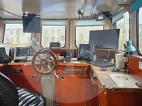 Navio transportador de peixes vivos à venda