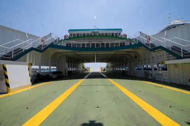 Navio de transporte de passageiros (Ferry) à venda