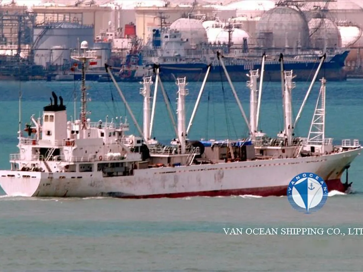 Navio frigorífico à venda