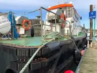 Barco de tripulação à venda