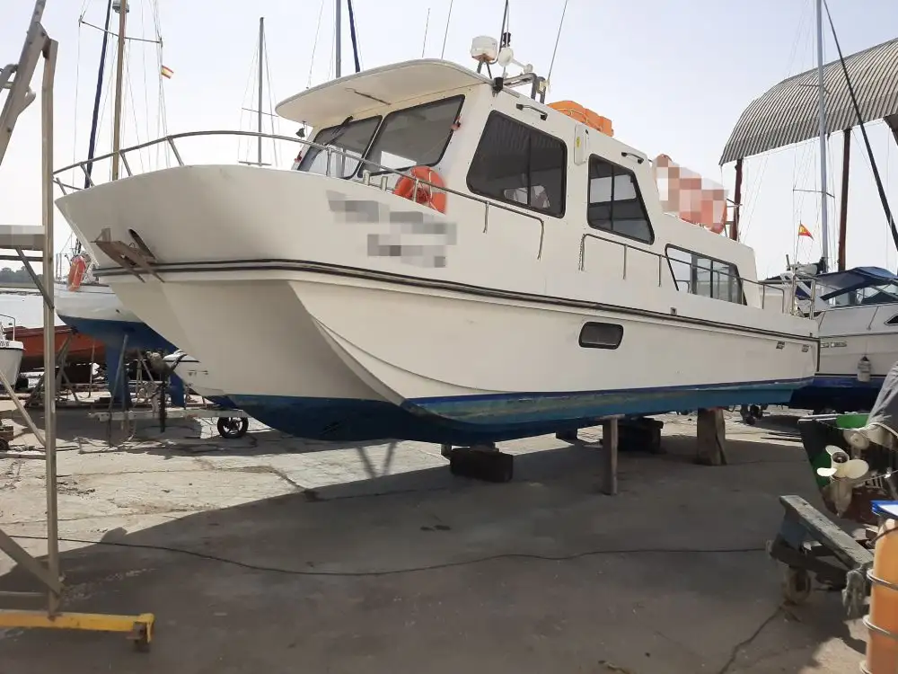 Barco de tripulação à venda