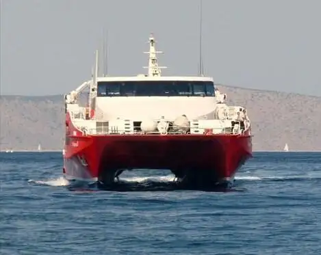 Catamarã à venda