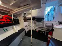 Barco de tripulação à venda