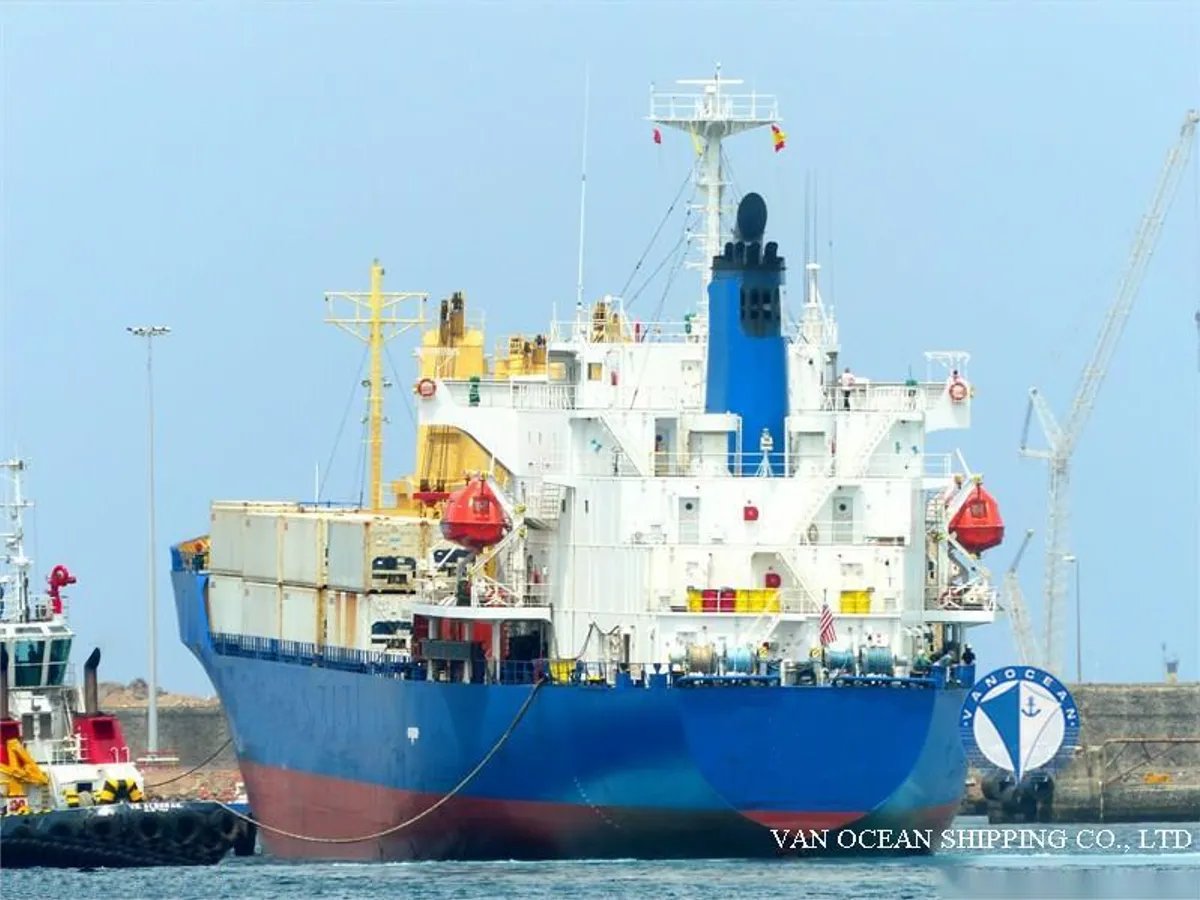 Navio frigorífico à venda