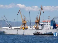 Navio frigorífico à venda