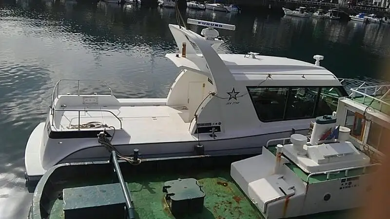 Barco de tripulação à venda