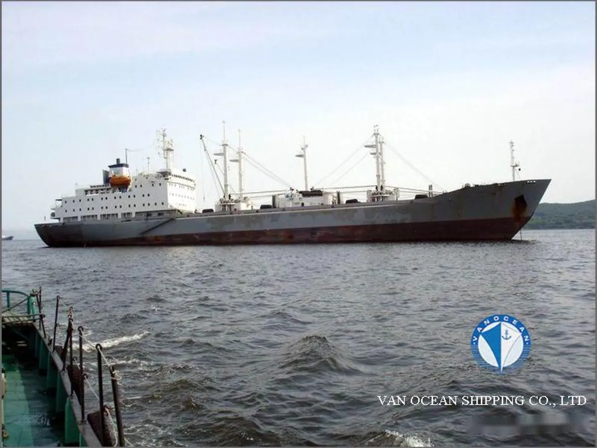 Navio frigorífico à venda