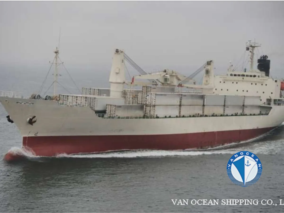 Navio frigorífico à venda