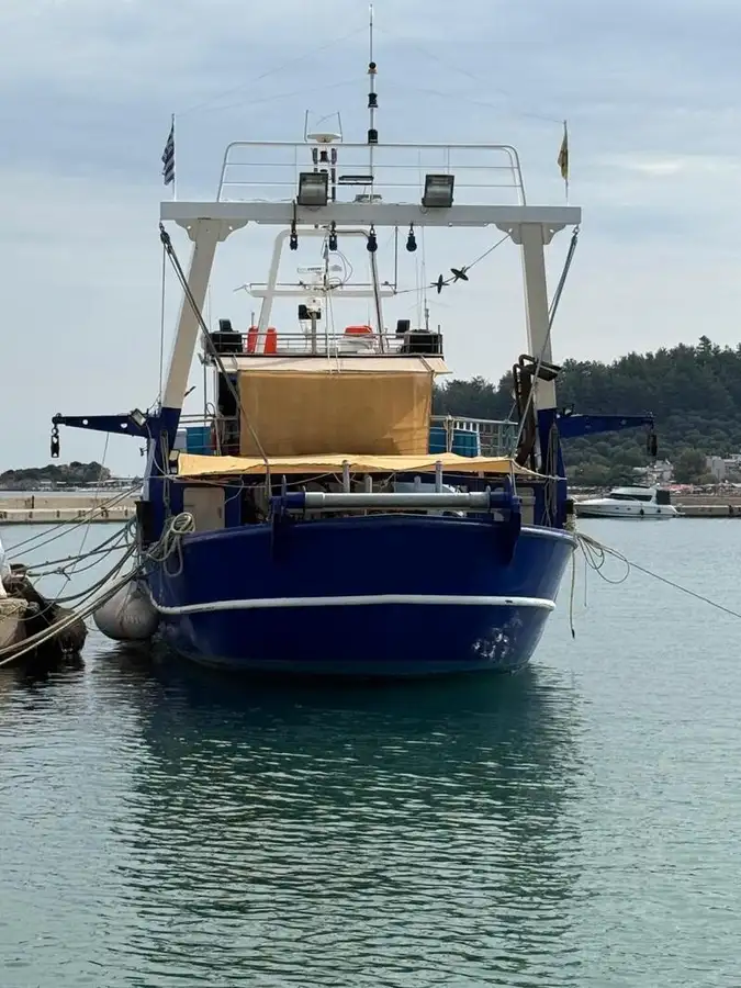 Navio de pesca de arrasto à venda