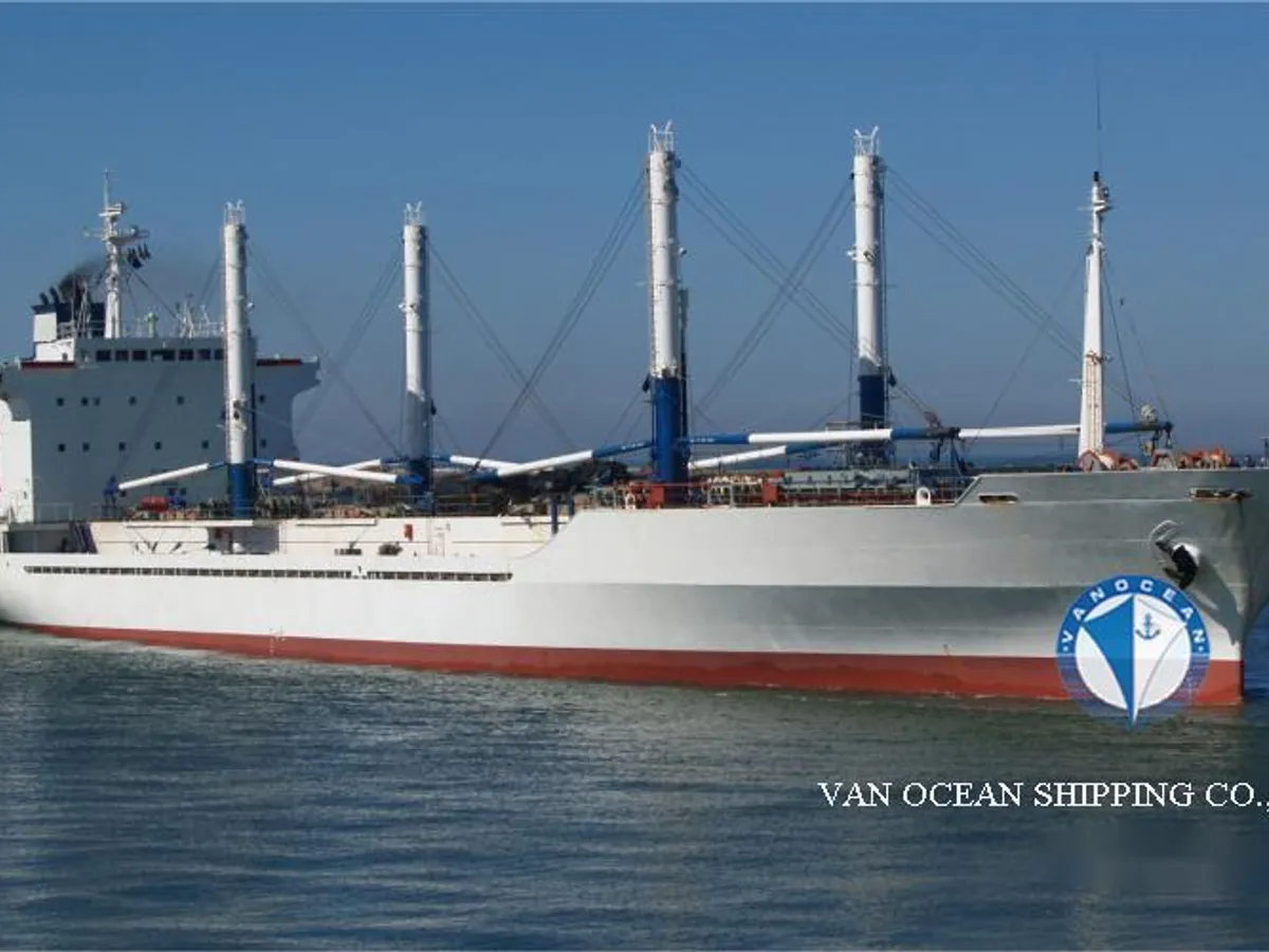 Navio frigorífico à venda