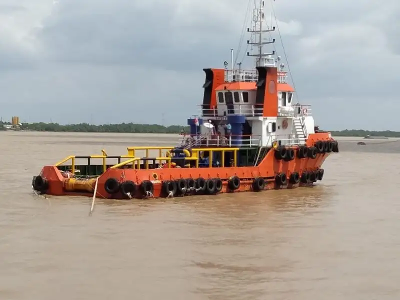 Rebocador à venda