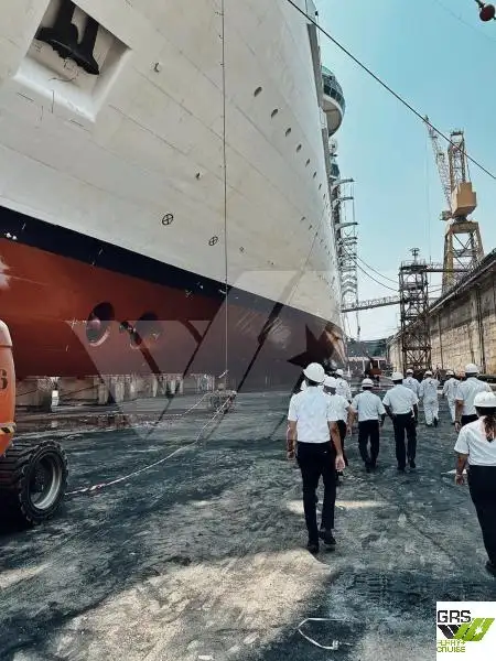 Navio de cruzeiro à venda