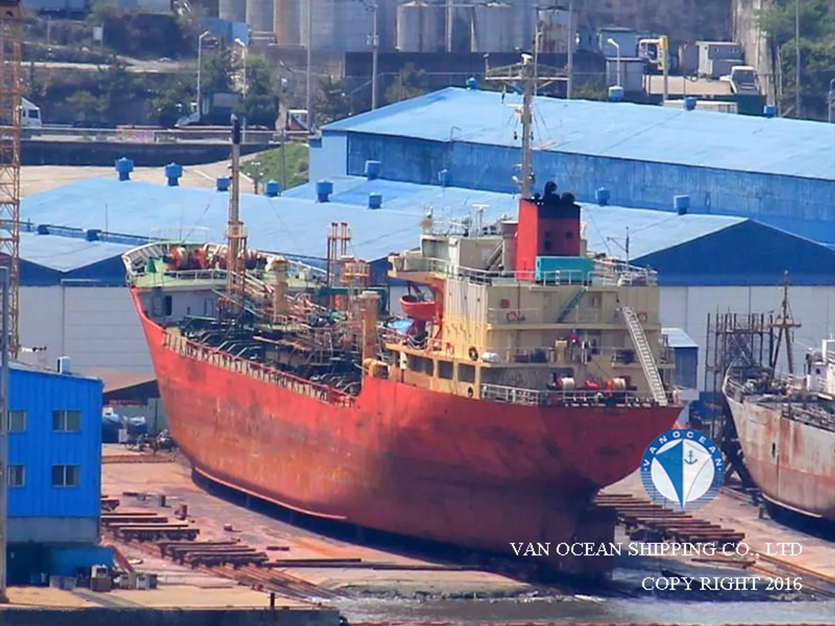 Navio-tanque de óleo/produtos químicos à venda