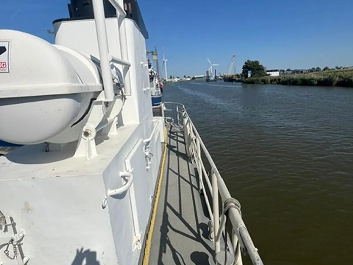 Navio de patrulha à venda