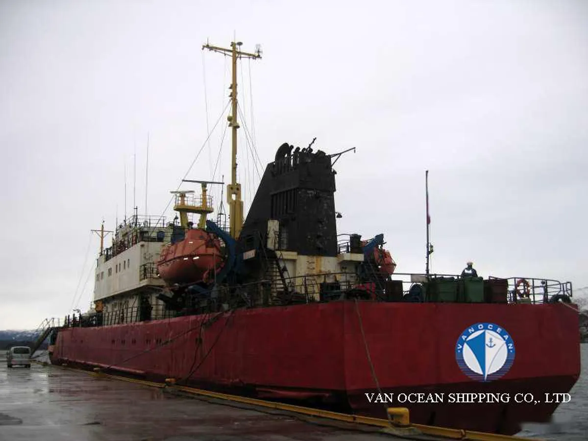 Navio frigorífico à venda