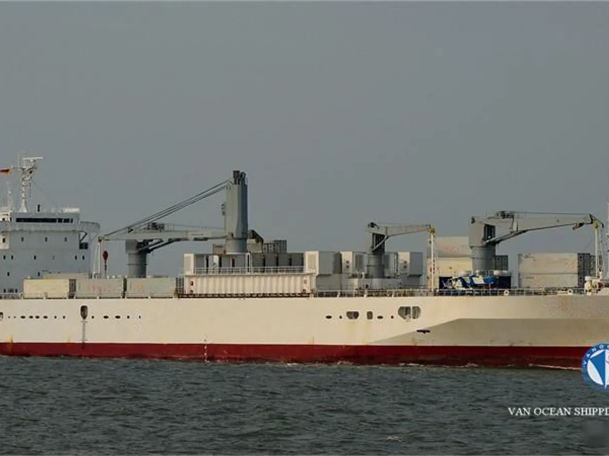 Navio frigorífico à venda