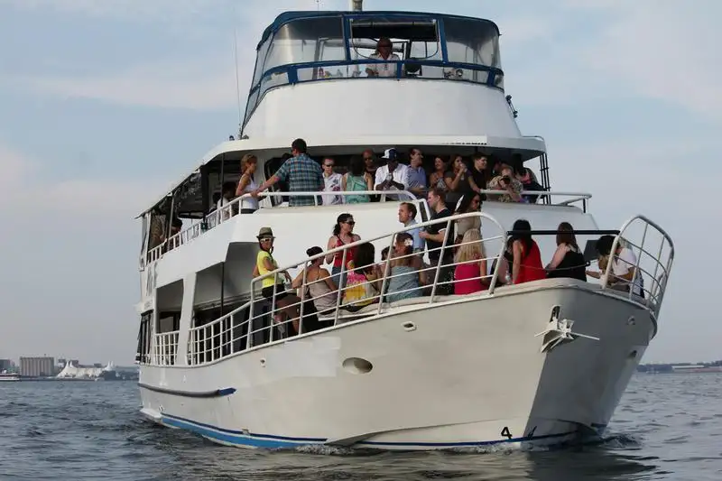 Navio de passageiros à venda